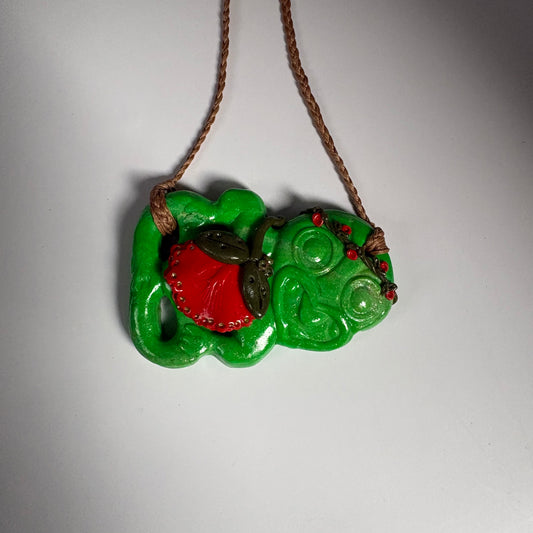 Hei Tiki – Pōhutukawa